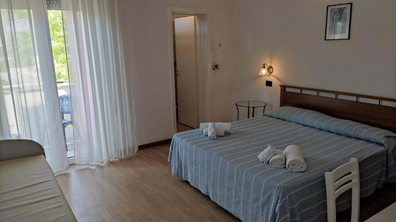 Hotel Villa Elisa Ріміні Екстер'єр фото
