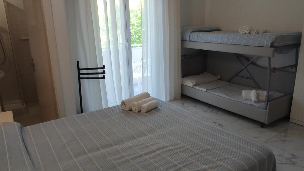 Hotel Villa Elisa Ріміні Екстер'єр фото
