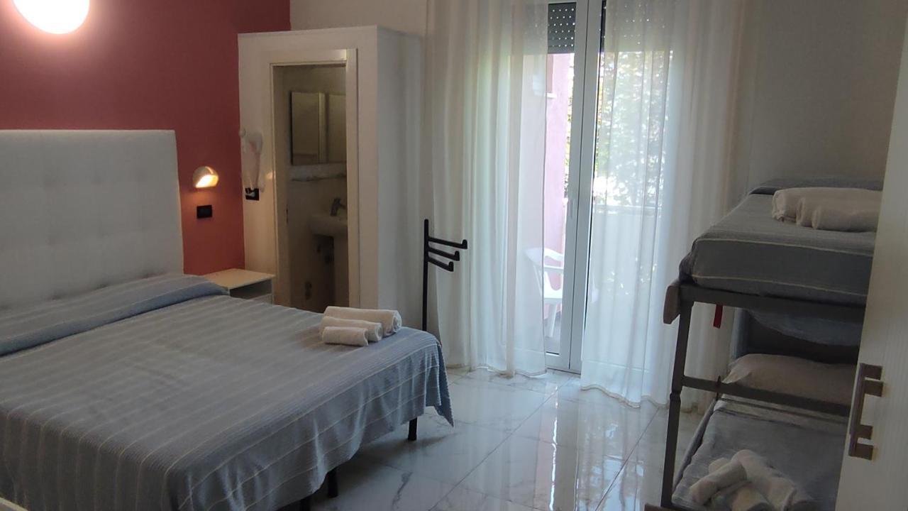 Hotel Villa Elisa Ріміні Екстер'єр фото