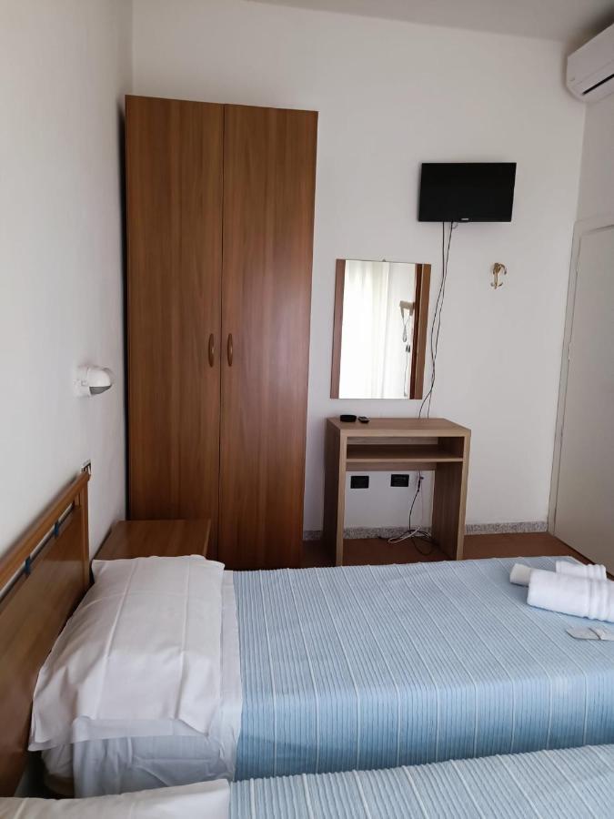 Hotel Villa Elisa Ріміні Екстер'єр фото