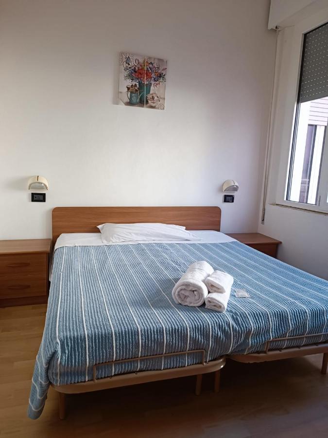 Hotel Villa Elisa Ріміні Екстер'єр фото