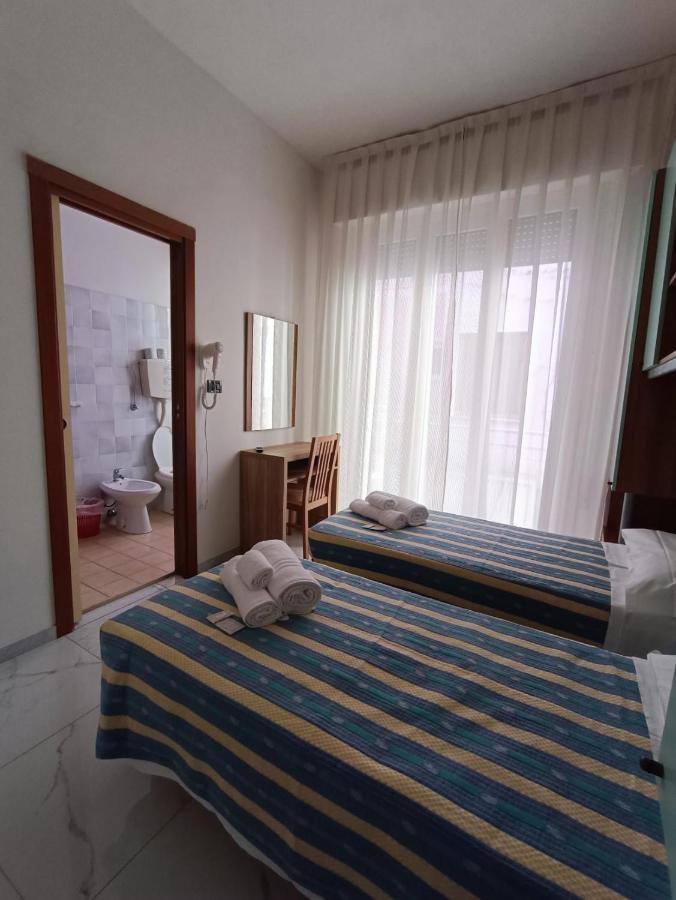 Hotel Villa Elisa Ріміні Екстер'єр фото