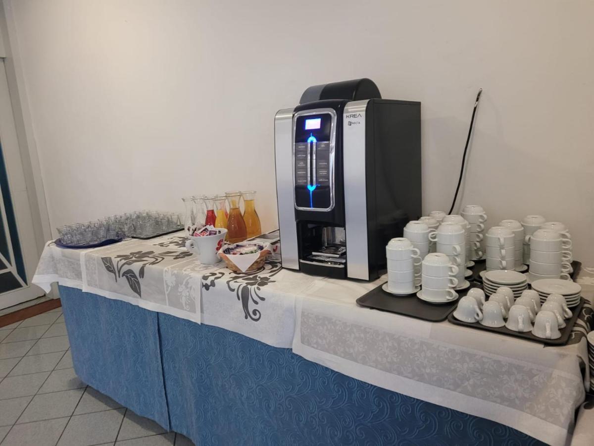Hotel Villa Elisa Ріміні Екстер'єр фото