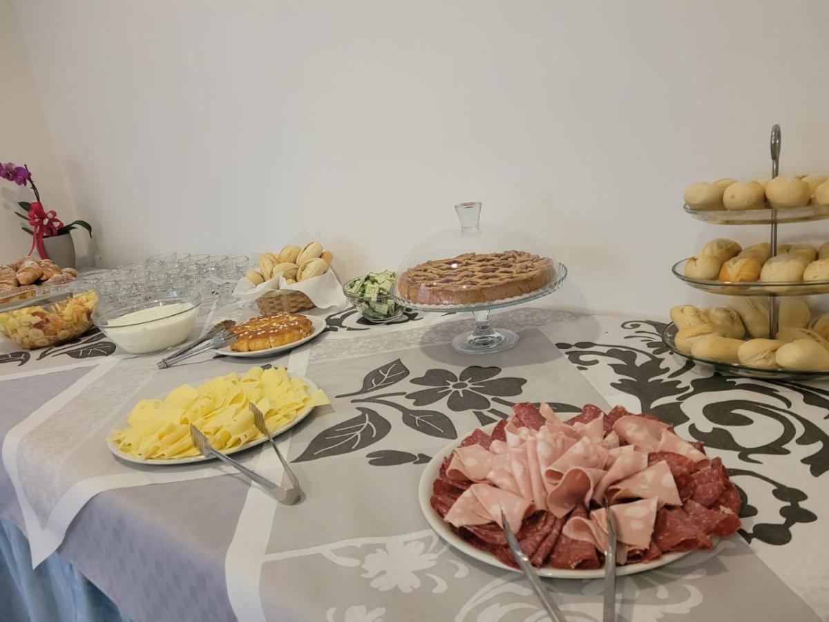 Hotel Villa Elisa Ріміні Екстер'єр фото