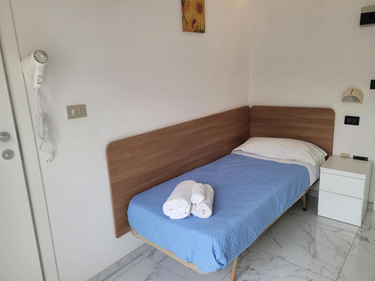 Hotel Villa Elisa Ріміні Екстер'єр фото