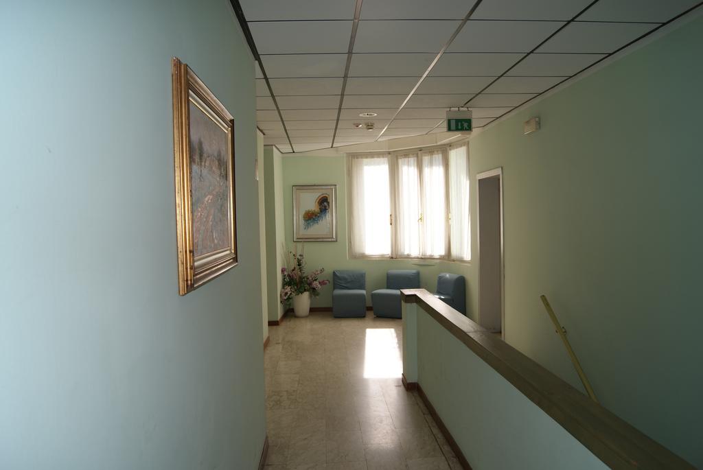 Hotel Villa Elisa Ріміні Екстер'єр фото