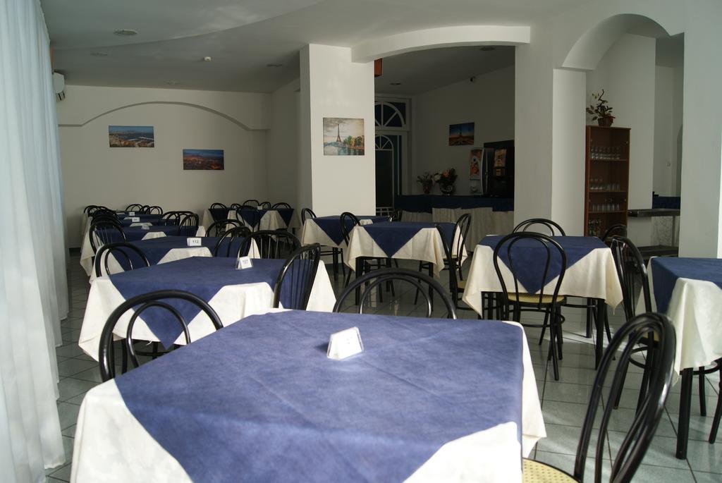 Hotel Villa Elisa Ріміні Екстер'єр фото