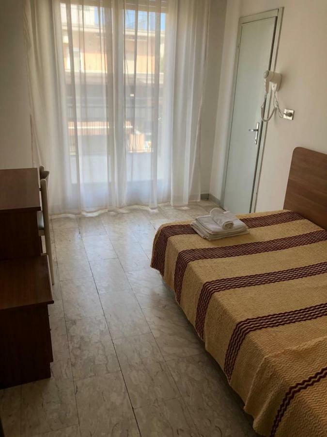 Hotel Villa Elisa Ріміні Екстер'єр фото