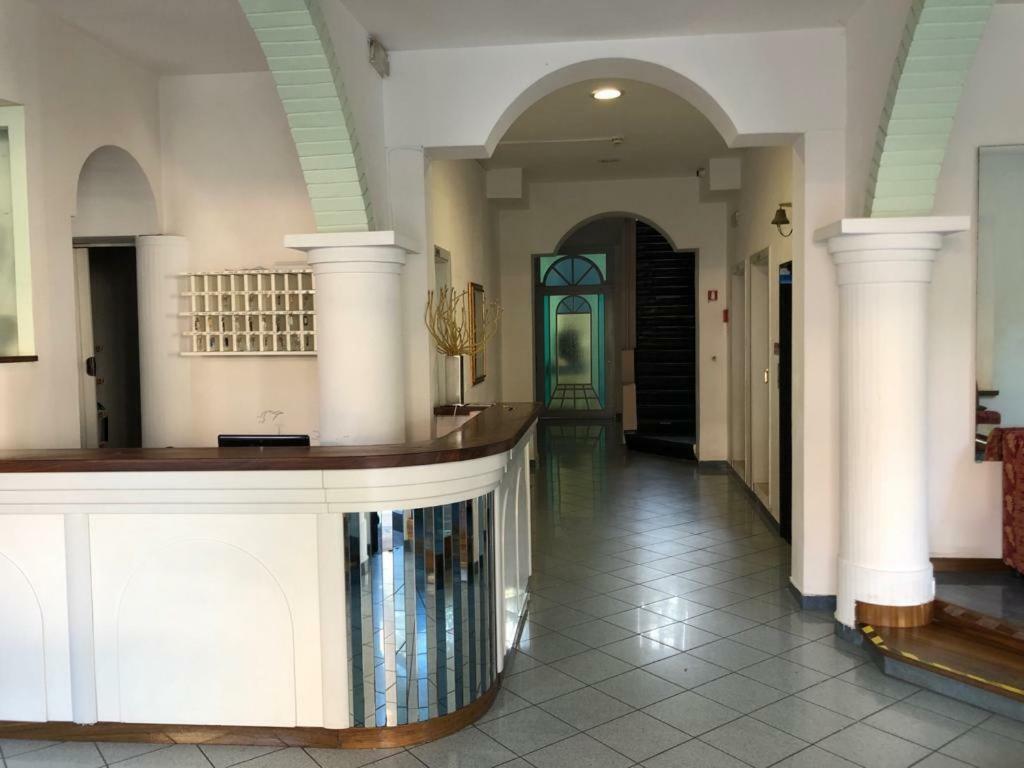 Hotel Villa Elisa Ріміні Екстер'єр фото