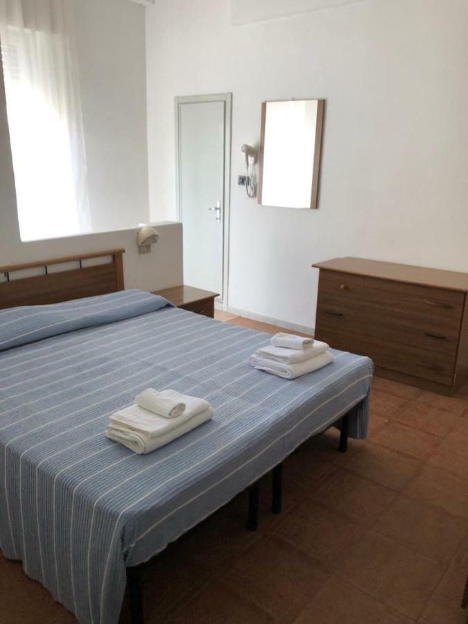 Hotel Villa Elisa Ріміні Екстер'єр фото