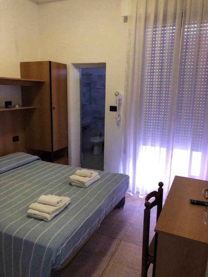 Hotel Villa Elisa Ріміні Екстер'єр фото