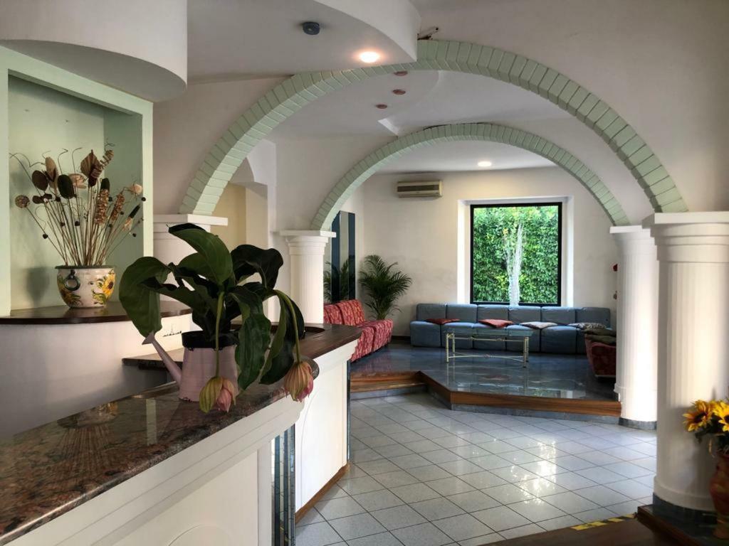 Hotel Villa Elisa Ріміні Екстер'єр фото